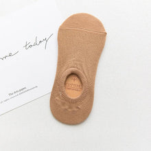 Load image into Gallery viewer, Women's Cute Cotton Invisible No Show Non-Slip Summer Candy Solid Color Silicone Short Socks Fashion Thin Ankle Boat Socks