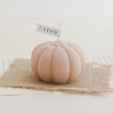 Load image into Gallery viewer, Pumpkin Candle Creative Handmade Aromatherapy Candle Pumpkin Candle Fall Candle Gift Set For Women Aromatherapy Candle Gift For Halloween Decorations Candle Photo Home Restaurant Hotel Decoration
