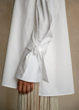 Load image into Gallery viewer, Quarta Open Shoulders White Organic Cotton Shirt