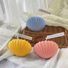 Load image into Gallery viewer, Shell candle Soy Wax Scented Candle Seashell Scented Candles Aesthetic Trendy Candles Hand Poured Soy Wax Candle Handmade Shell Shape Candle Seashell Candle For Room Decor