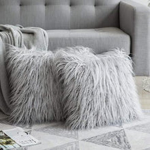 Load image into Gallery viewer, Soft Fur Polyester Cotton Pillow Covers Cushion Covers Luxury Soft Decorative Pillow Covers Home Decor Pillow Covers Living Room Bedroom Decorative Pillowcase Shaggy Fluffy Cover 45x45CM