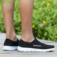 Load image into Gallery viewer, Summer Breathable Comfortable Mesh Running Mens Shoes Trainers Walking Outdoor Sport Men Sneakers Running Shoes Ultra Lightweight Breathable Walking Shoes Non Slip Athletic Fashion Sneakers