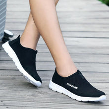 Load image into Gallery viewer, Summer Breathable Comfortable Mesh Running Mens Shoes Trainers Walking Outdoor Sport Men Sneakers Running Shoes Ultra Lightweight Breathable Walking Shoes Non Slip Athletic Fashion Sneakers
