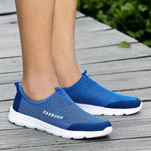 Load image into Gallery viewer, Summer Breathable Comfortable Mesh Running Mens Shoes Trainers Walking Outdoor Sport Men Sneakers Running Shoes Ultra Lightweight Breathable Walking Shoes Non Slip Athletic Fashion Sneakers