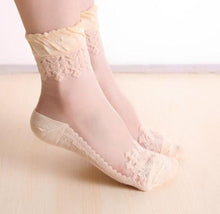 Load image into Gallery viewer, Summer Ladies Lace Embroidery Silk Transparent Glass Crystal Stretch Women Socks Breathable See Through Socks Ankle Socks For Women