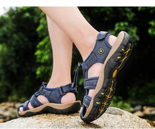 Load image into Gallery viewer, Summer Men's Breathable Sandals Beach Casual Shoes Thick Sole Closed Toe Aqua Shoes Hiking Fishing Summer Closed Toe Walking Sandal For Athletic Outdoor Lightweight Beach Breathable Waterproof Sandals