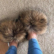Load image into Gallery viewer, Summer Women Fox Fur Slippers Indoor Slides Fashion Flip Flops Casual Sandals Furry Fluffy Plush Slides Lightweight House Slippers Fluffy Sandals Outdoor Indoor Women Shoes