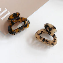 Load image into Gallery viewer, Sweet Mini Acetate Hair Clip for Women Girls Hair Claw Chic Barrettes Crab Hairpins Styling Claw Clips Fashion Hair Gorgeous Hair Accessories For Women