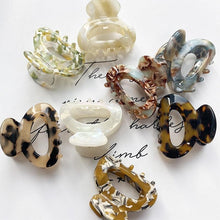 Load image into Gallery viewer, Sweet Mini Acetate Hair Clip for Women Girls Hair Claw Chic Barrettes Crab Hairpins Styling Claw Clips Fashion Hair Gorgeous Hair Accessories For Women