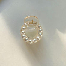 Load image into Gallery viewer, Sweet Mini Round Pearl Hair Clips for Women Girls Hair Claw Chic Barrettes Claw Crab Hairpins Styling Gorgeous Fashion Hair Accessories For Women