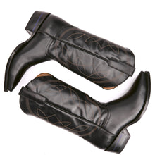 Load image into Gallery viewer, The Comal