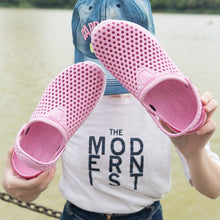 Load image into Gallery viewer, Unisex Fashion Beach Sandals Thick Sole Slipper Waterproof Anti-Slip Sandals Flip Flops Summer Breathable Mesh Sandals Beach Footwear Anti-Slip Slippers Quick Drying Sandals
