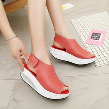 Load image into Gallery viewer, Vintage Women Platform Sandals Leather Sandals Open Toe Design Casual Women Walk Shoes Soft PU Leather Vintage Summer Casual Non-Slip Beach Platform Shoes Sandals