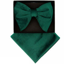 Load image into Gallery viewer, Vittorio Farina Velvet Edwardian Bow Tie & Pocket Square