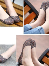 Load image into Gallery viewer, Wedding Summer Women Sandals Breathable Shoes Crystal Charming Sandals Women's Beach Shoes Slip On Crystal Summer Soft Hollow Glitter Shoes Slip-on Flats Sandals