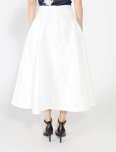 Load image into Gallery viewer, Wide Width Skirt with Back Zipper