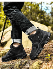 Load image into Gallery viewer, Winter Ankle Boots Mens Snow Warm Fur Leather Hiking Boots Outdoor Hunting Men's Work Warm Hiking Boots High Top Winter Outdoor Walking Lace Up Anti-Slip Breathable Ankle Booties For Mens