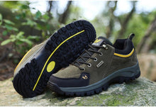 Load image into Gallery viewer, Winter Couple Warm Hiking Shoes Outdoor Sports Thick-Soled Wear-Resistant Non-Slip Low Cut Hiking Shoes Wide Breathable Slip Resistant Hiking Mountain Biking Outdoor Shoes