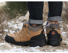 Load image into Gallery viewer, Winter Men's Boots Warm Snow Boots High Quality Leather Waterproof Outdoor Men Hiking Boots Waterproof Non-Slip Trail Fur Lined Ankle Boots Leather Winter Shoes