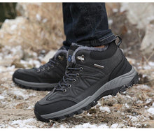 Load image into Gallery viewer, Winter Men's Boots Warm Snow Boots High Quality Leather Waterproof Outdoor Men Hiking Boots Waterproof Non-Slip Trail Fur Lined Ankle Boots Leather Winter Shoes