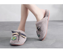 Load image into Gallery viewer, Winter Women Slippers Warm Plush Luxury Flip Flops Fur Slides Flat Lightweight Soft Indoor Slippers Soft Warm Memory Foam Slippers Faux Fur Lined Fluffy Slip On House Shoes
