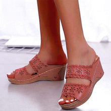 Load image into Gallery viewer, Woman Sandals For Beach Slip On Fashion Sandals Women Thick Bottom Footwear Flat Sandals Soft Leather Vintage Summer Casual Non-Slip Beach Platform Shoes Sandals