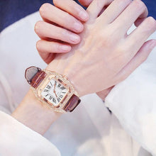 Load image into Gallery viewer, Women Diamond Watch Starry Square Dial Bracelet Watches Set Ladies Leather Band Quartz Wristwatch Minimalist Transparent Leather Watch For Girls Band Casual Analog Quartz Ladies Watch
