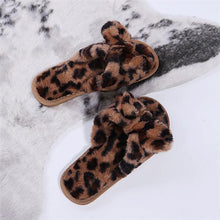 Load image into Gallery viewer, Women Slippers Winter Shoes Home Slippers Faux Fur Slippers Leopard Print Bow Decoration Shoes Faux Fur Slippers Warm Flip Flop House Slippers Open Toe Home Slippers For Girls