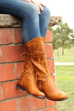 Load image into Gallery viewer, Women's Tall Leather Boots