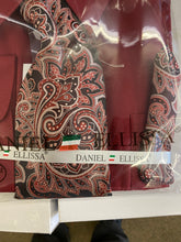 Load image into Gallery viewer, Daniel Ellissa DS3001 Burgundy Convertible cuff Men’s Dress Shirt