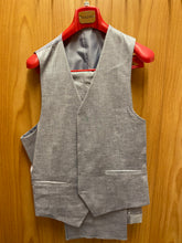 Load image into Gallery viewer, Mazari LT Lavender 2-Button 3-Piece Modern Fit Suit With Flat Front Pants