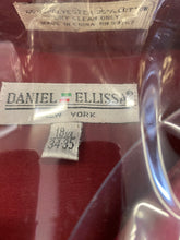 Load image into Gallery viewer, Daniel Ellissa DS3001 Burgundy Convertible cuff Men’s Dress Shirt