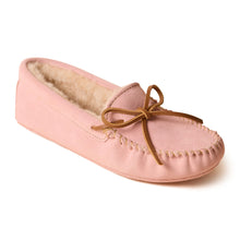 Load image into Gallery viewer, Minnetonka Pile Lined Softsole - Womens Moccasins
