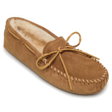 Load image into Gallery viewer, Minnetonka Sheepskin Softsole Moc - Mens Slippers
