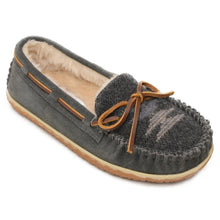 Load image into Gallery viewer, Minnetonka Tilia (Pattern) - Womens Slippers
