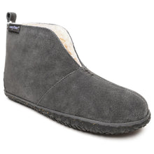Load image into Gallery viewer, Minnetonka Tamson - Mens Slippers
