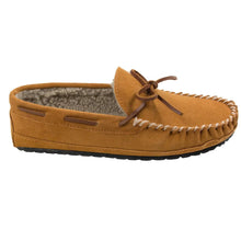 Load image into Gallery viewer, Minnetonka Casey - Mens Slipper
