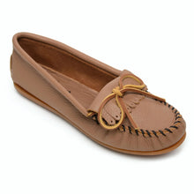 Load image into Gallery viewer, Minnetonka Deerskin Kilty Hardsole - Womens Moccasin
