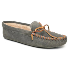 Load image into Gallery viewer, Minnetonka Pile Lined Softsole - Mens Slipper
