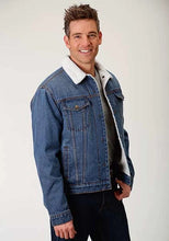 Load image into Gallery viewer, Roper Rangegear Lined (Medium Wash) - Men's Denim Jacket
