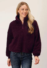 Load image into Gallery viewer, Roper Cropped Polar Fleece Pullover (Wine) - Women's Fleece Pullover
