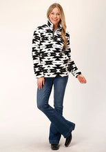 Load image into Gallery viewer, Roper 1820 Aztec (Black) - Women's Fleece Pullover
