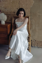 Load image into Gallery viewer, Vintage Rose-Trimmed Satin Slip Wedding Dress with Spaghetti Straps
