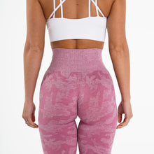 Load image into Gallery viewer, Snowflake Camouflage Seamless Yoga Pants – High Waisted Leggings
