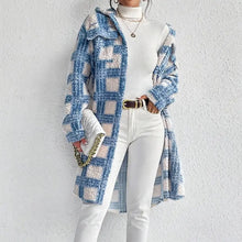 Load image into Gallery viewer, Women’s Plaid Fleece Jacket
