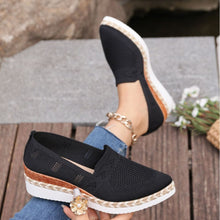 Load image into Gallery viewer, Women’s Woven Rope Platform Snakeskin Pointed-Toe Flats | Trendy Flats
