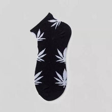 Load image into Gallery viewer, 1 Pairs Men Tide Socks Autumn And Winter Low-Cut Solid Color Cotton Socks Maple Leaf Boat Socks Hip-Hop Skateboard Short Socks Unisex Style Boat Socks For Men And Women
