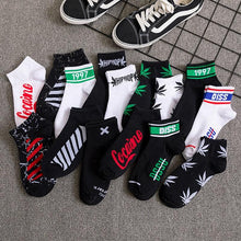 Load image into Gallery viewer, 1 Pairs Men Tide Socks Autumn And Winter Low-Cut Solid Color Cotton Socks Maple Leaf Boat Socks Hip-Hop Skateboard Short Socks Unisex Style Boat Socks For Men And Women
