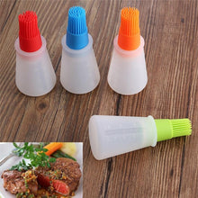 Load image into Gallery viewer, 1 Pcs Portable Silicone Oil Bottle with Brush Grill Oil Brushes Liquid Oil Pastry Kitchen Baking BBQ Tool Kitchen Tools for BBQ Silicone Oil Container with Brush Spray Bottle Oil Dispenser for Kitchen Cooking BBQ
