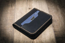 Load image into Gallery viewer, Minimalist Badge Wallet - Black
